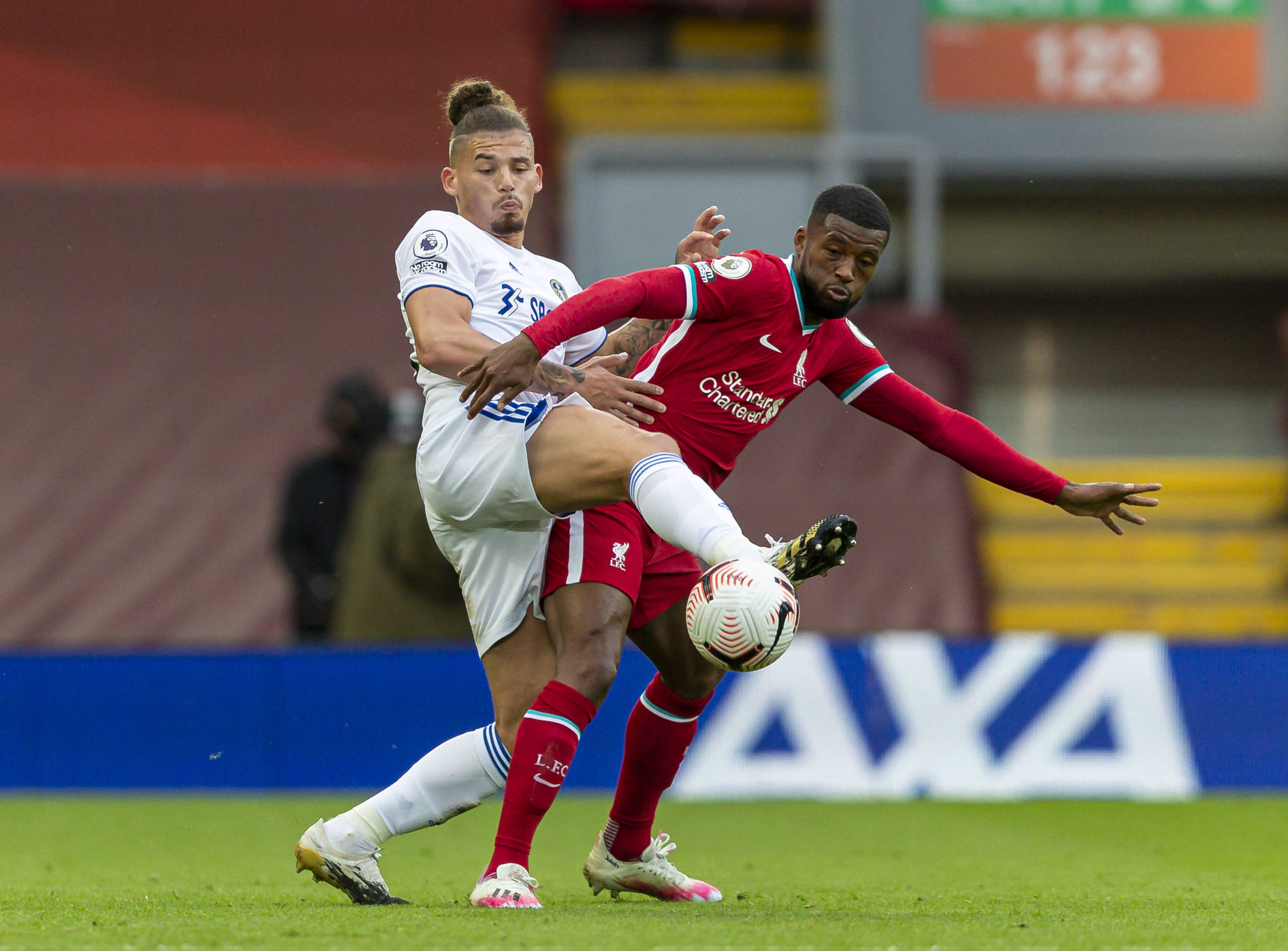 弗里克：我们会给拉菲尼亚足够的休息时间，他可能下半场出战.