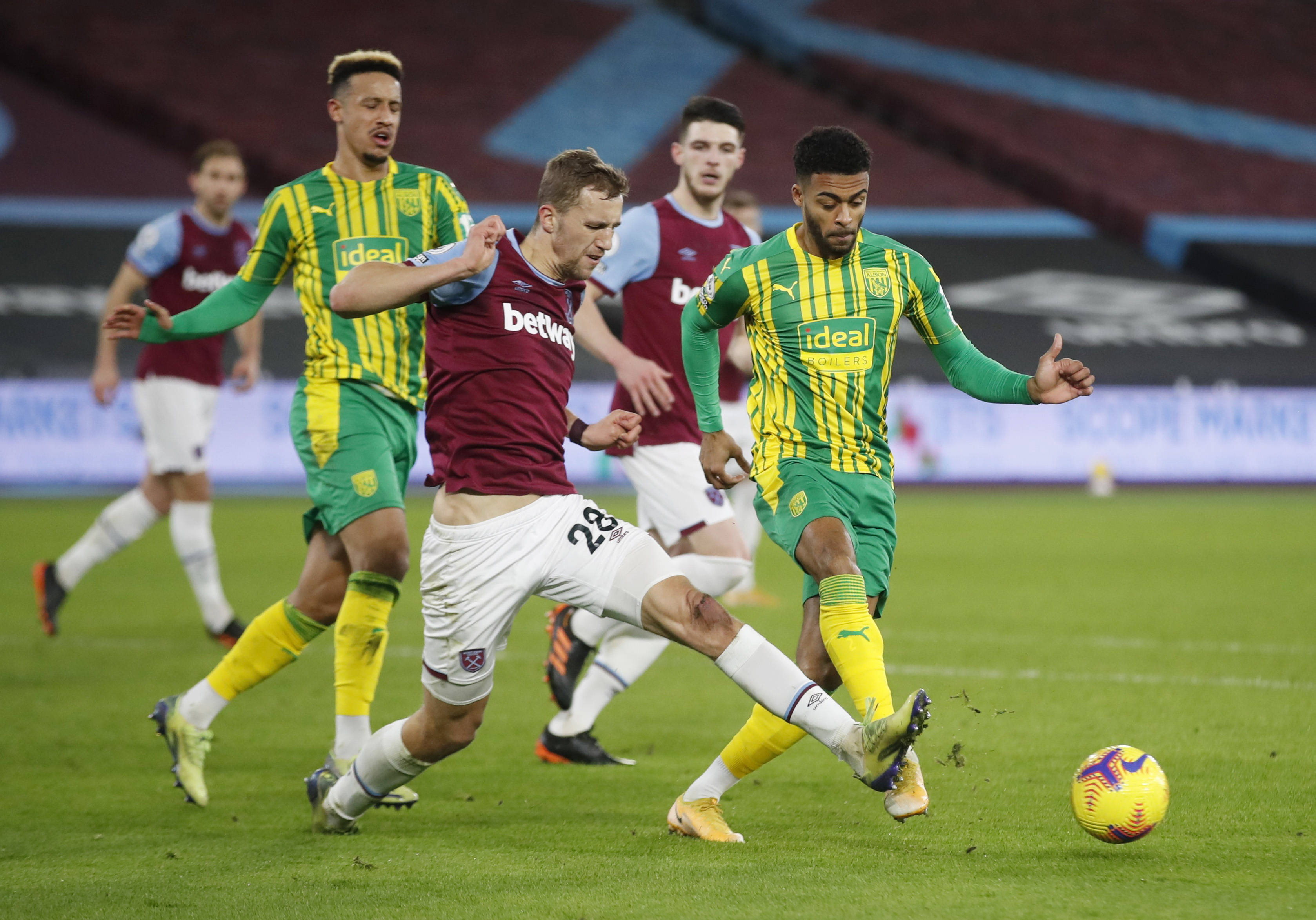 巴萨将在125周年庆典推出新吉祥物 梅西受邀参加.